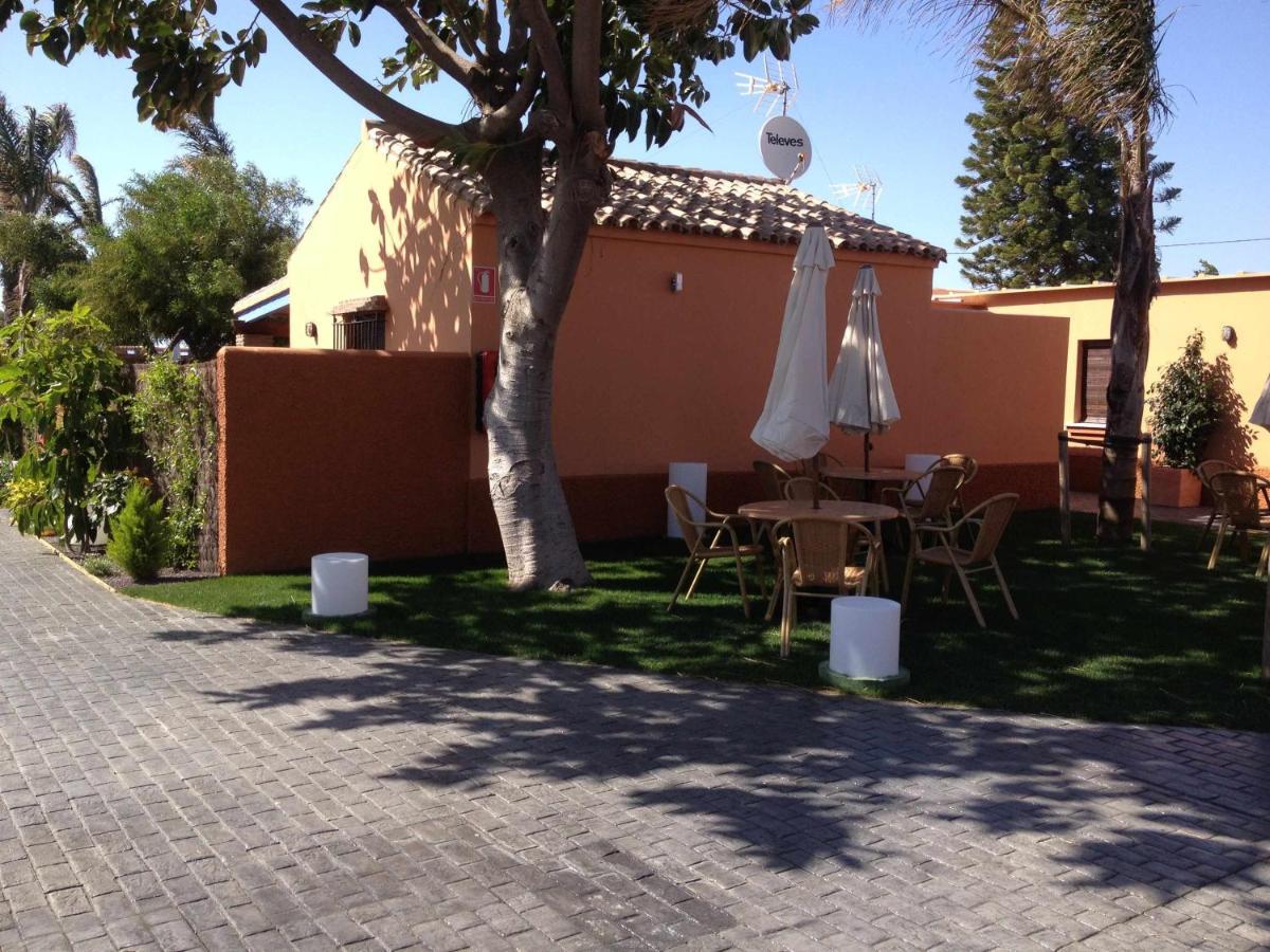 Estudio con jardincito privado barbacoa y piscina compartida para parejas Cádiz Exterior foto