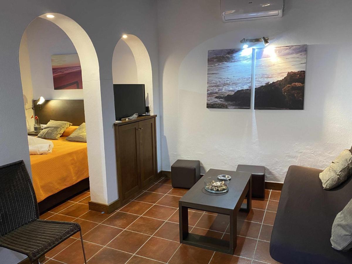 Estudio con jardincito privado barbacoa y piscina compartida para parejas Cádiz Exterior foto