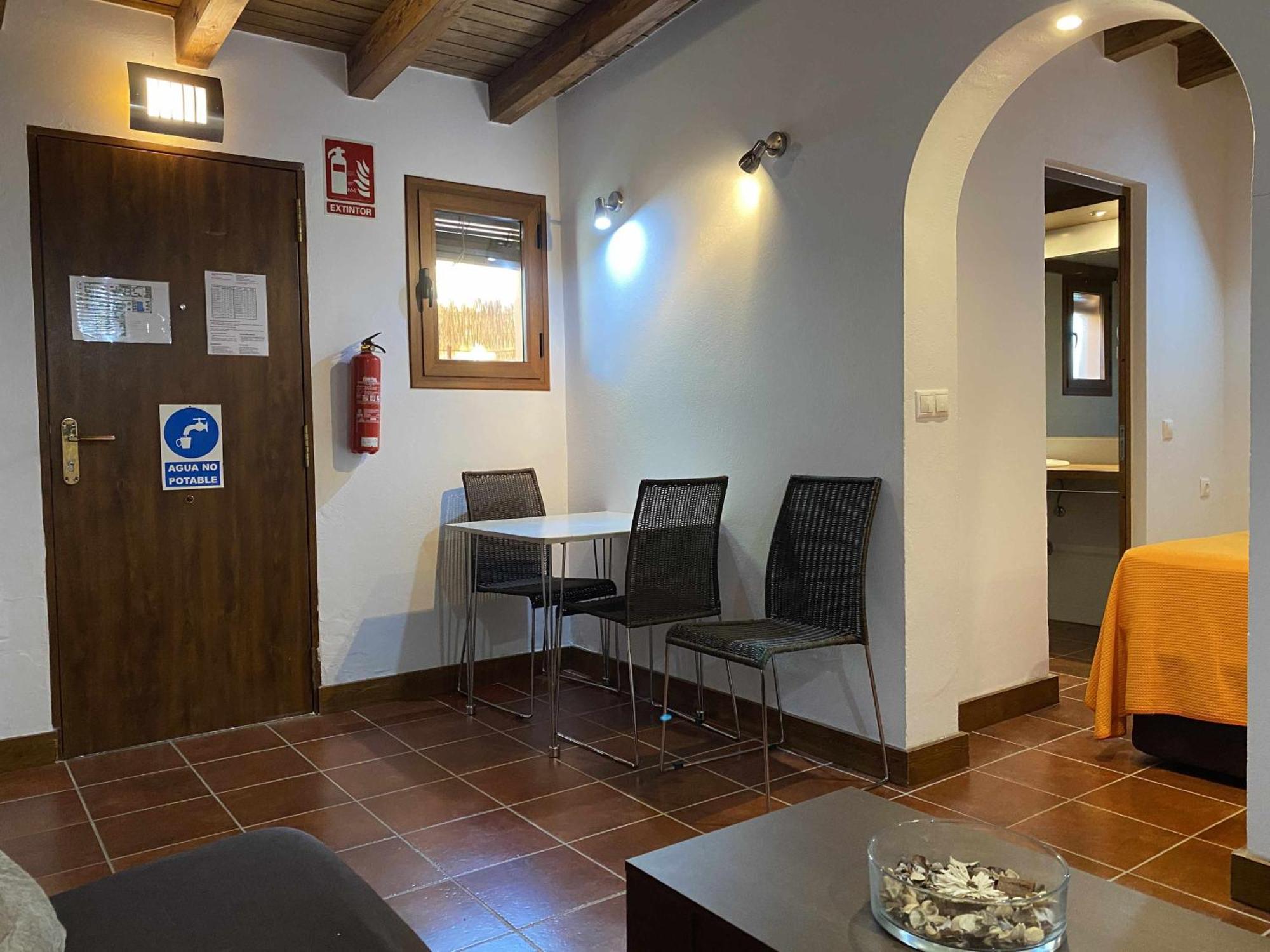 Estudio con jardincito privado barbacoa y piscina compartida para parejas Cádiz Exterior foto